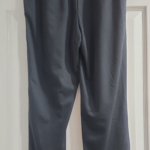 ❤️NWT❤️Nike Kids Black Joggers with White Logo - Picture 7 of 12